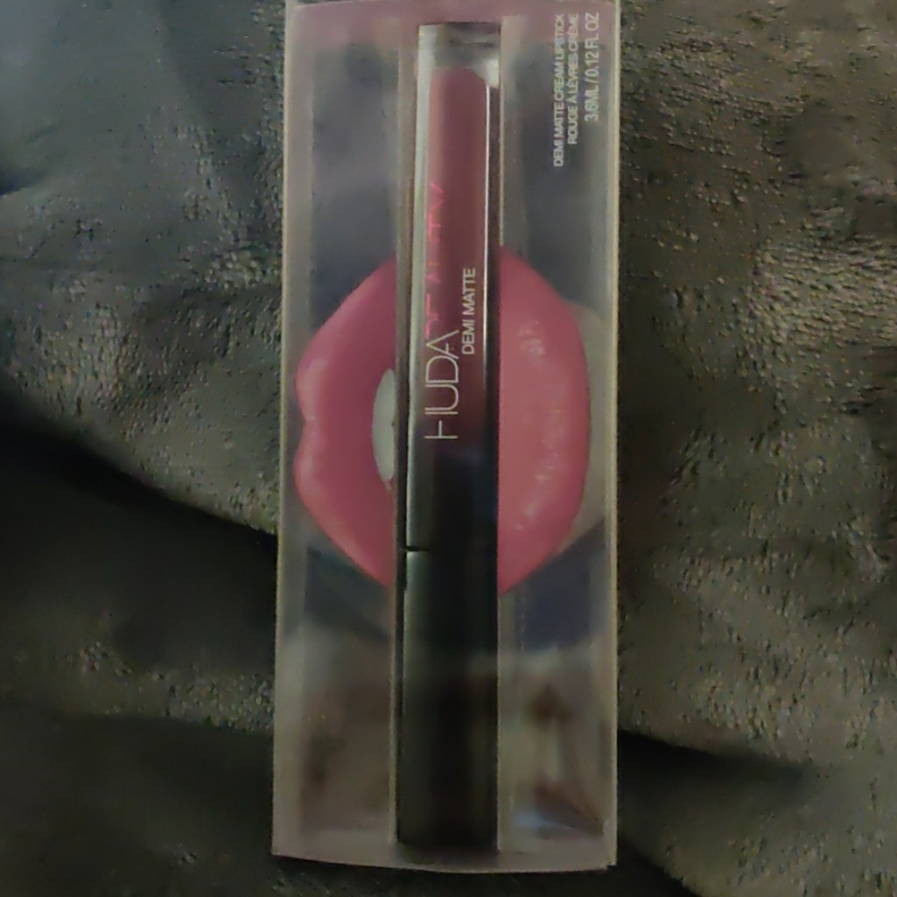 Creme lipstick